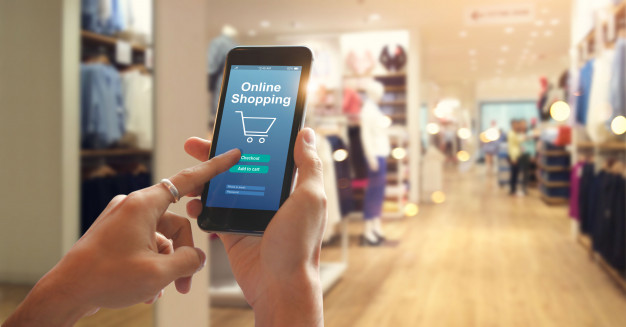 Sete em cada dez consumidores usam smartphone para compras online